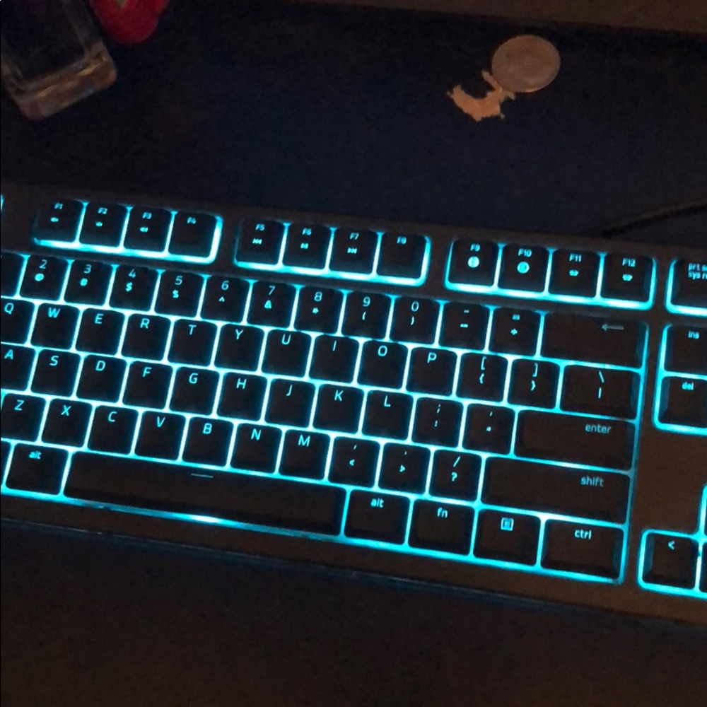 Razor keyboard changes different colors - Picture 5 of 8